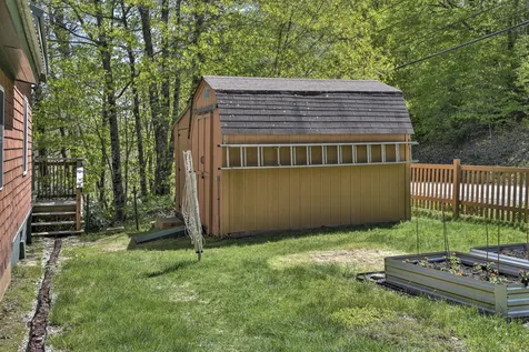10 Murdough Road Stoddard NH 03464