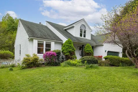 128 South Road Kensington NH 03833