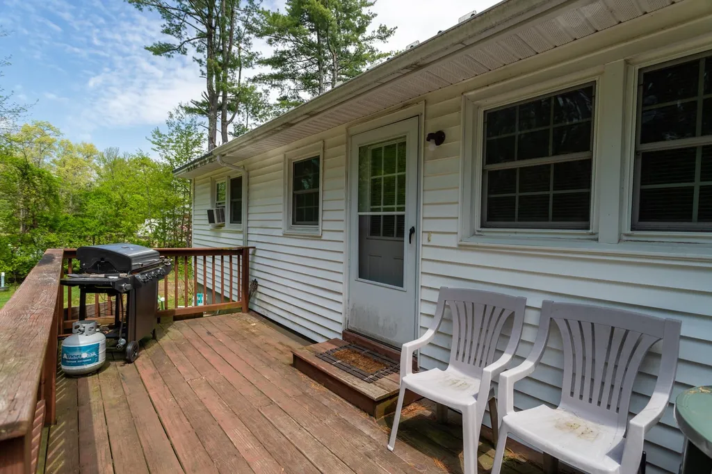 2-4 Rayes Drive Hudson NH 03051