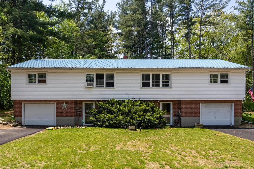 2-4 Rayes Drive Hudson NH 03051