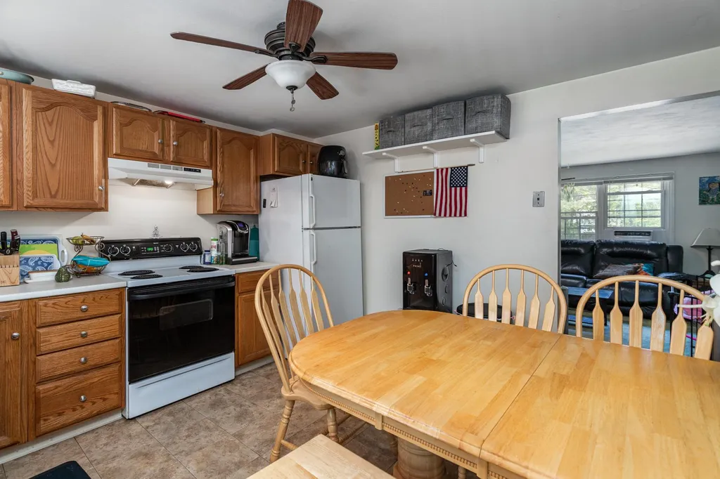 2-4 Rayes Drive Hudson NH 03051