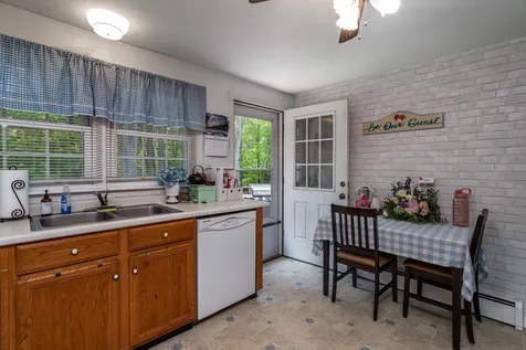 2-4 Rayes Drive Hudson NH 03051
