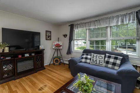 2-4 Rayes Drive Hudson NH 03051