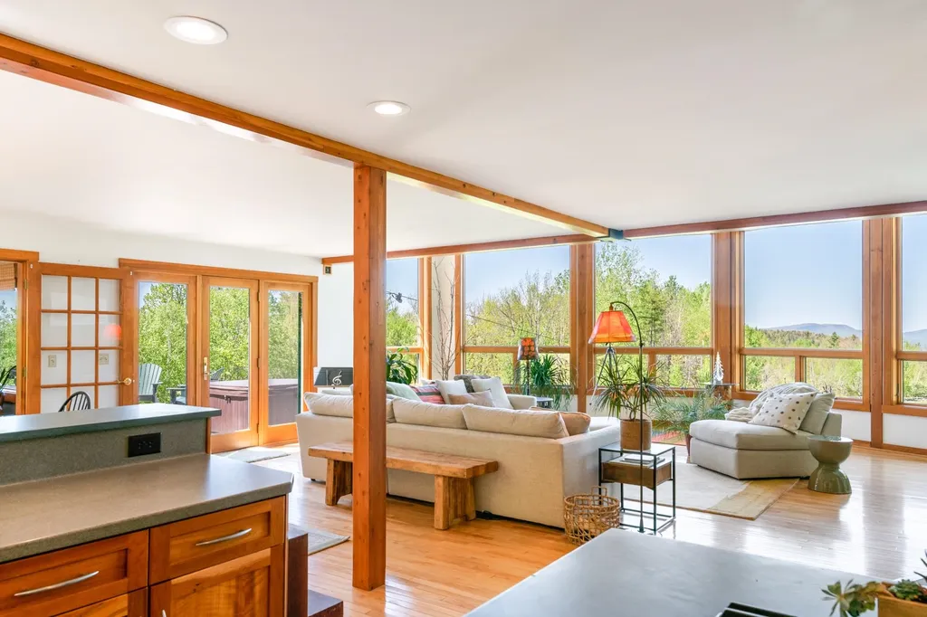 161 Smith Pond Road Enfield NH 03748
