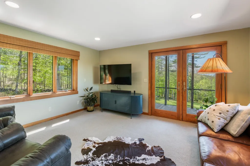 161 Smith Pond Road Enfield NH 03748