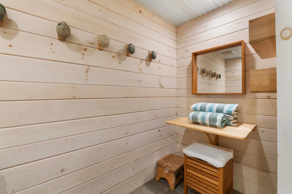 161 Smith Pond Road Enfield NH 03748