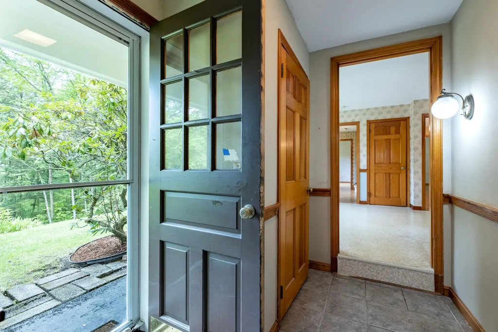 8 Ledge Road Hanover NH 03755