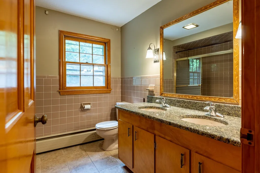 8 Ledge Road Hanover NH 03755