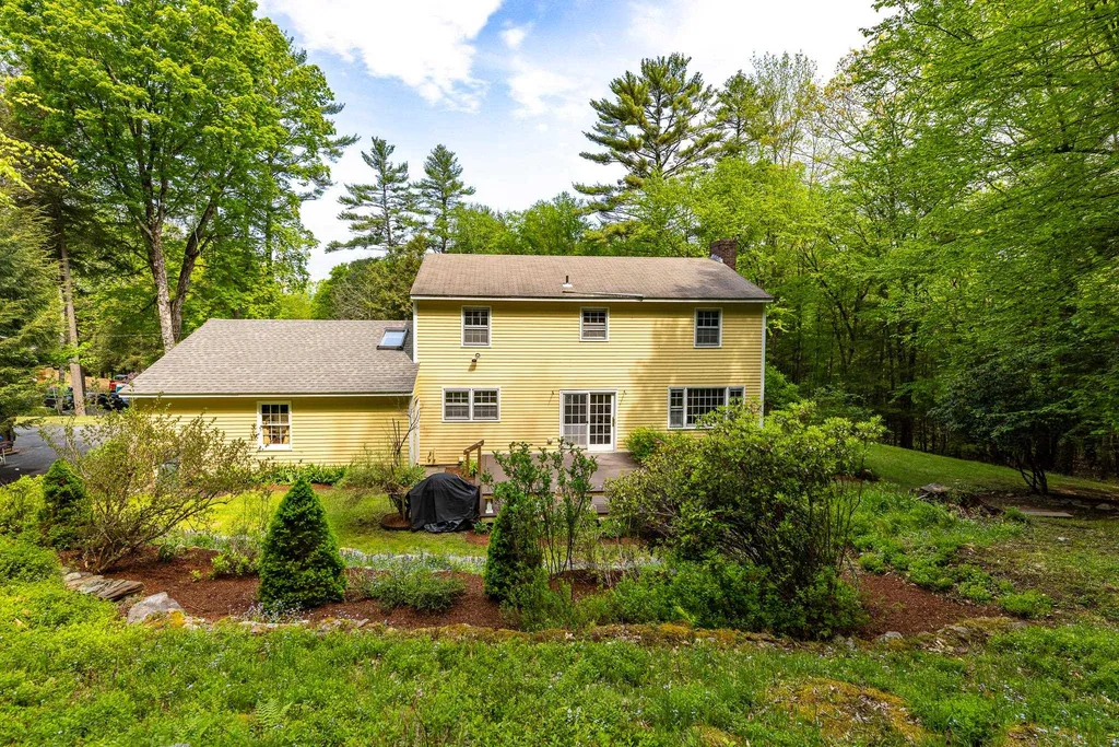 8 Ledge Road Hanover NH 03755