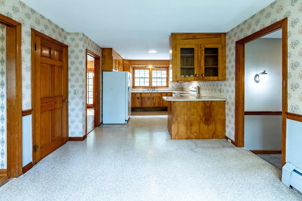 8 Ledge Road Hanover NH 03755