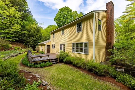 8 Ledge Road Hanover NH 03755