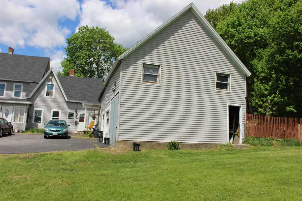 211 North Street Claremont NH 03743