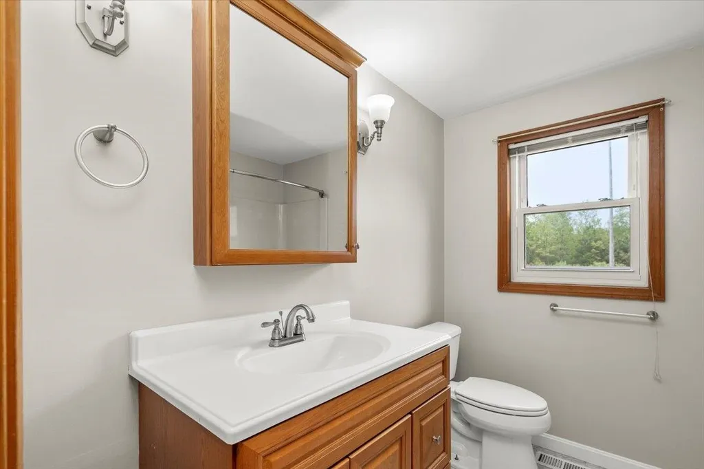 31 Syracuse Road Nashua NH 03064