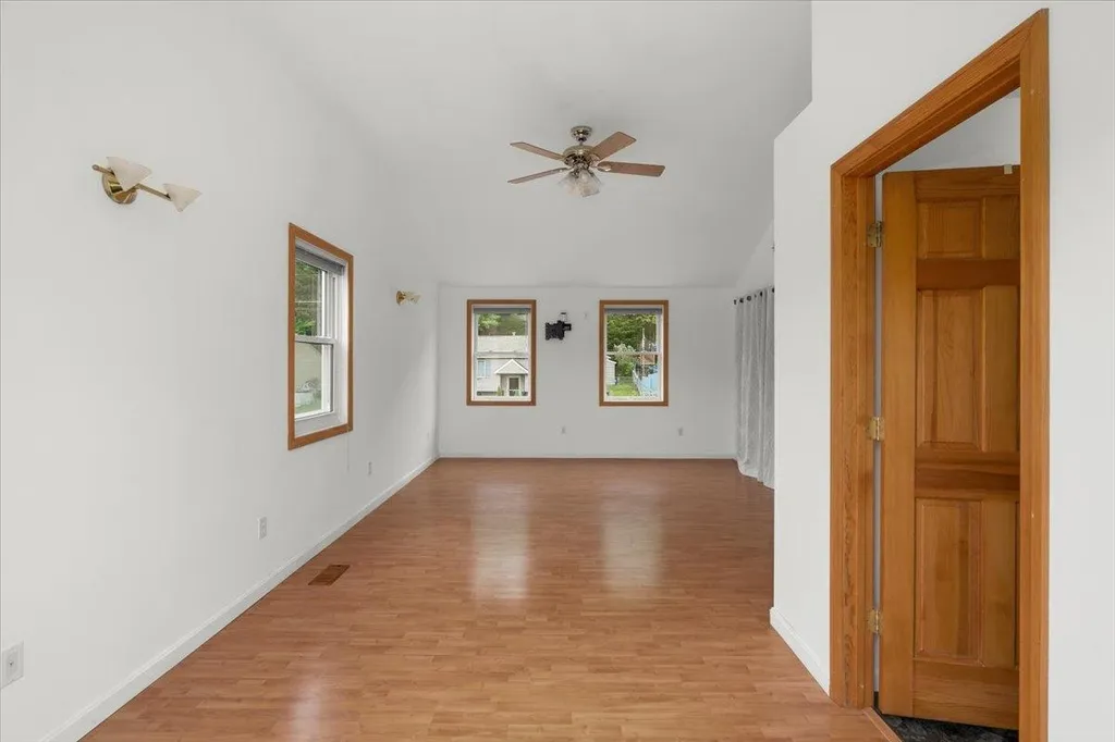 31 Syracuse Road Nashua NH 03064
