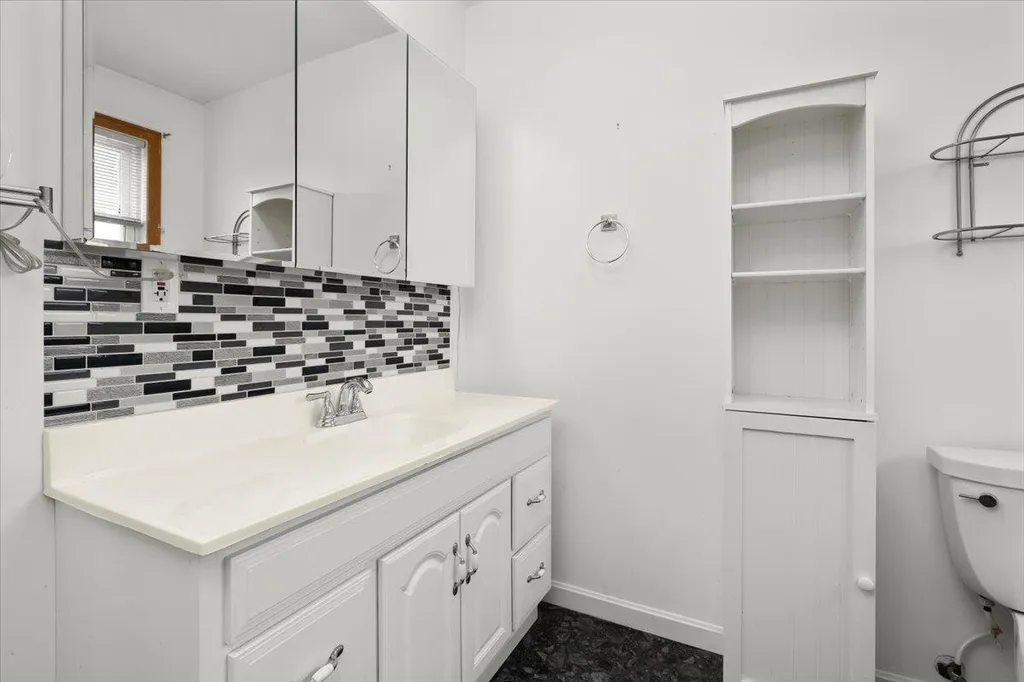 31 Syracuse Road Nashua NH 03064