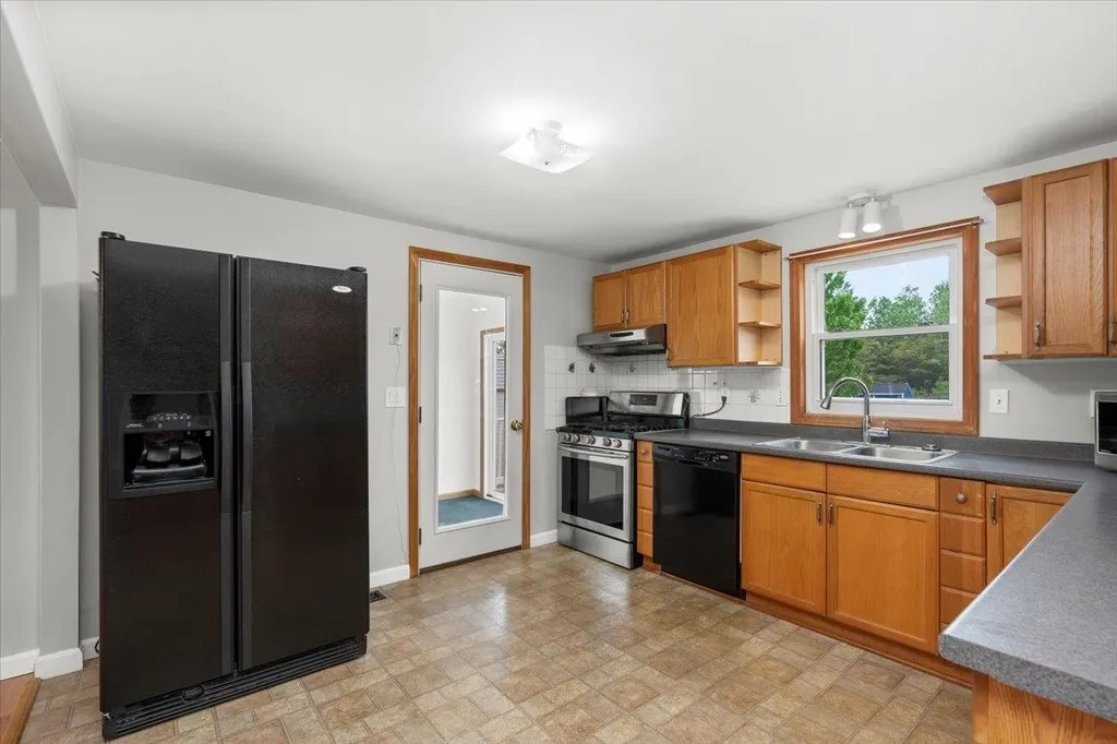 31 Syracuse Road Nashua NH 03064