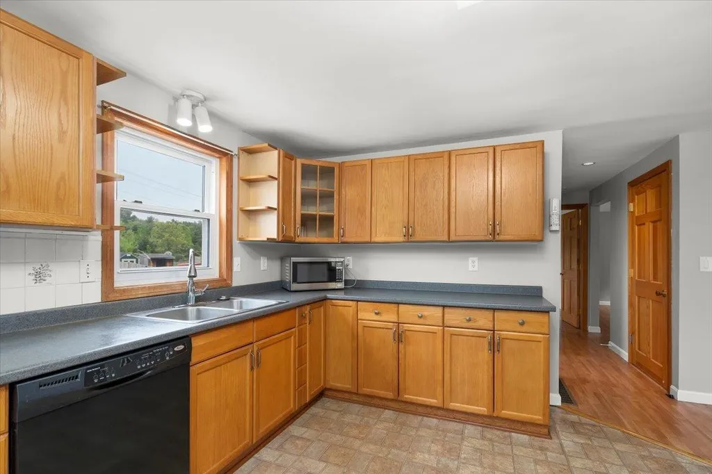 31 Syracuse Road Nashua NH 03064