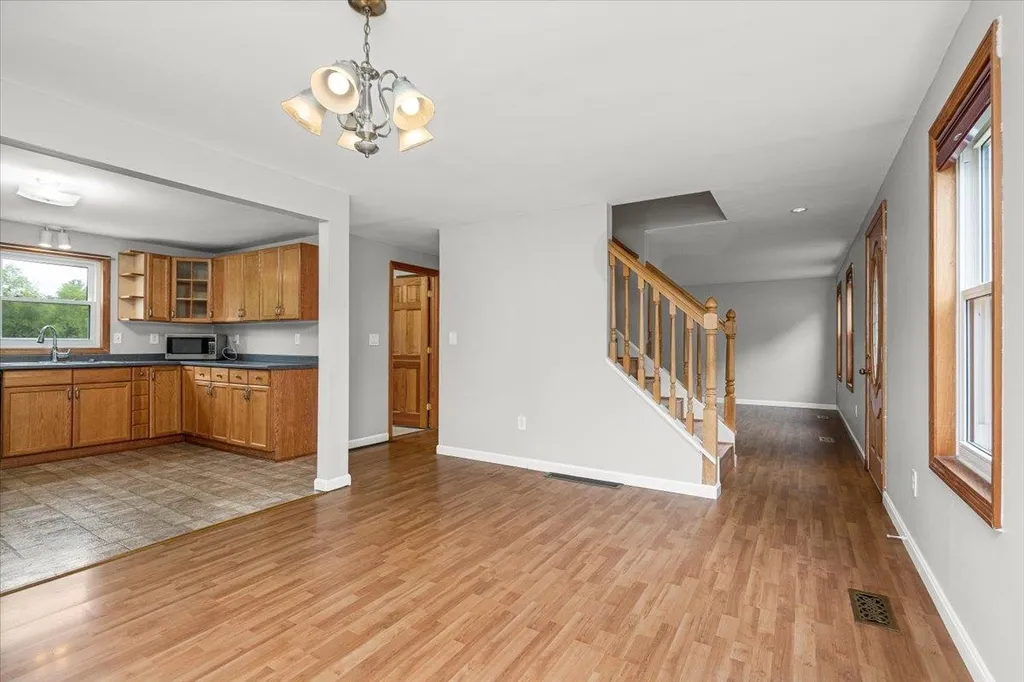 31 Syracuse Road Nashua NH 03064