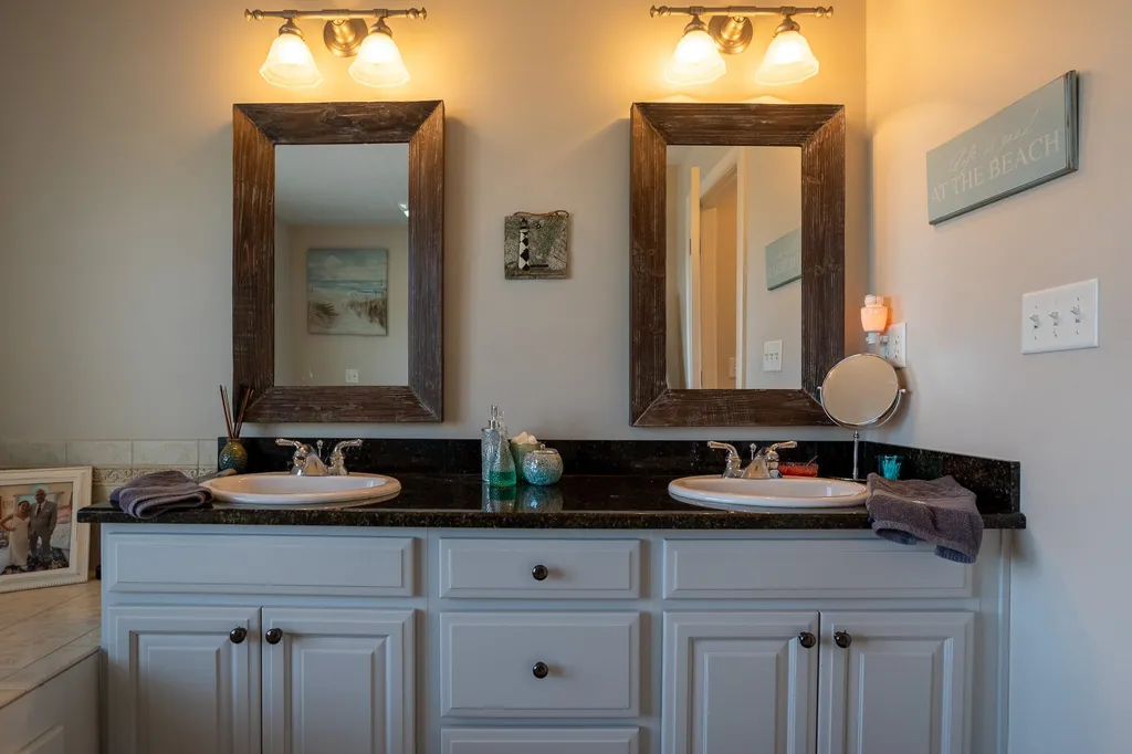 24 Harbor Road Hampton NH 03842