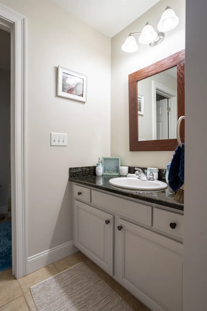 24 Harbor Road Hampton NH 03842