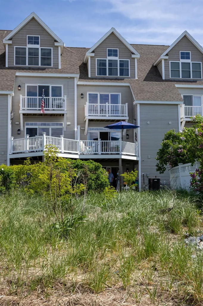 24 Harbor Road Hampton NH 03842
