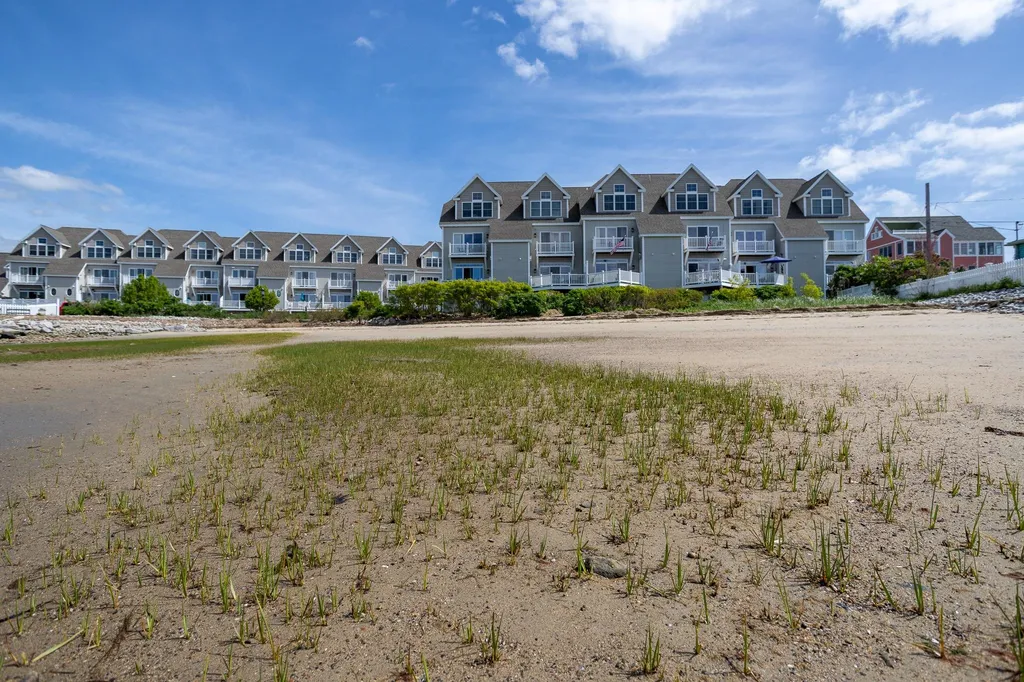 24 Harbor Road Hampton NH 03842