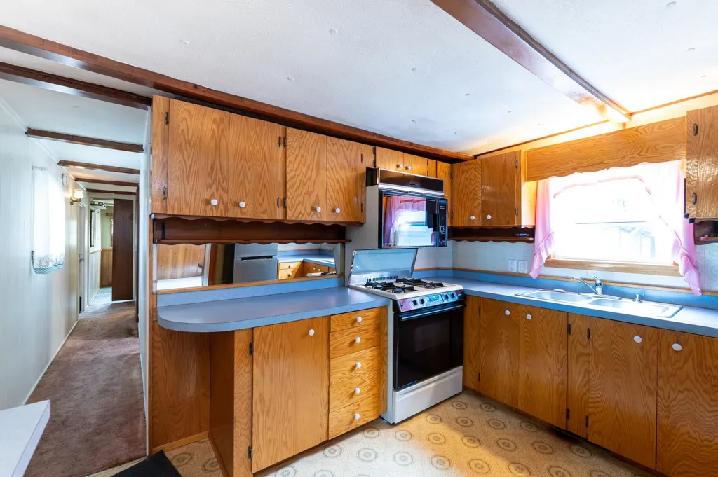 17 Whitten Road Milford NH 03055