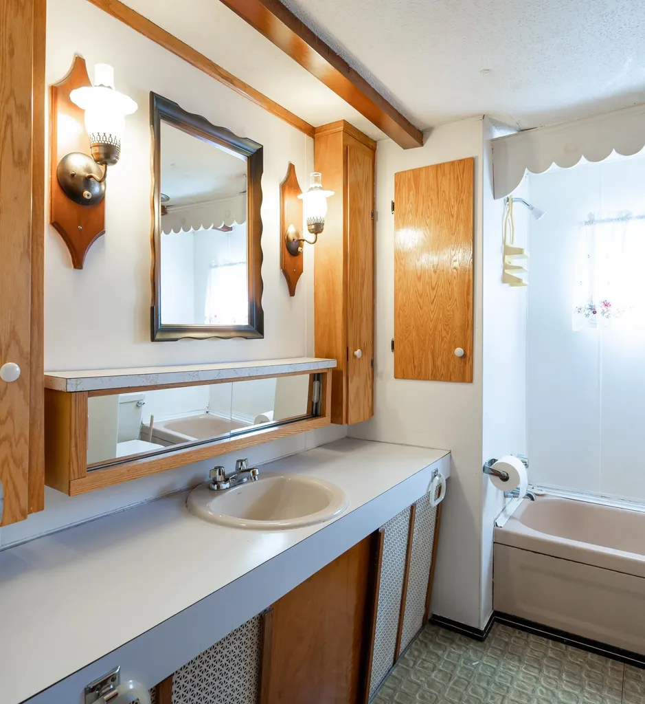 17 Whitten Road Milford NH 03055