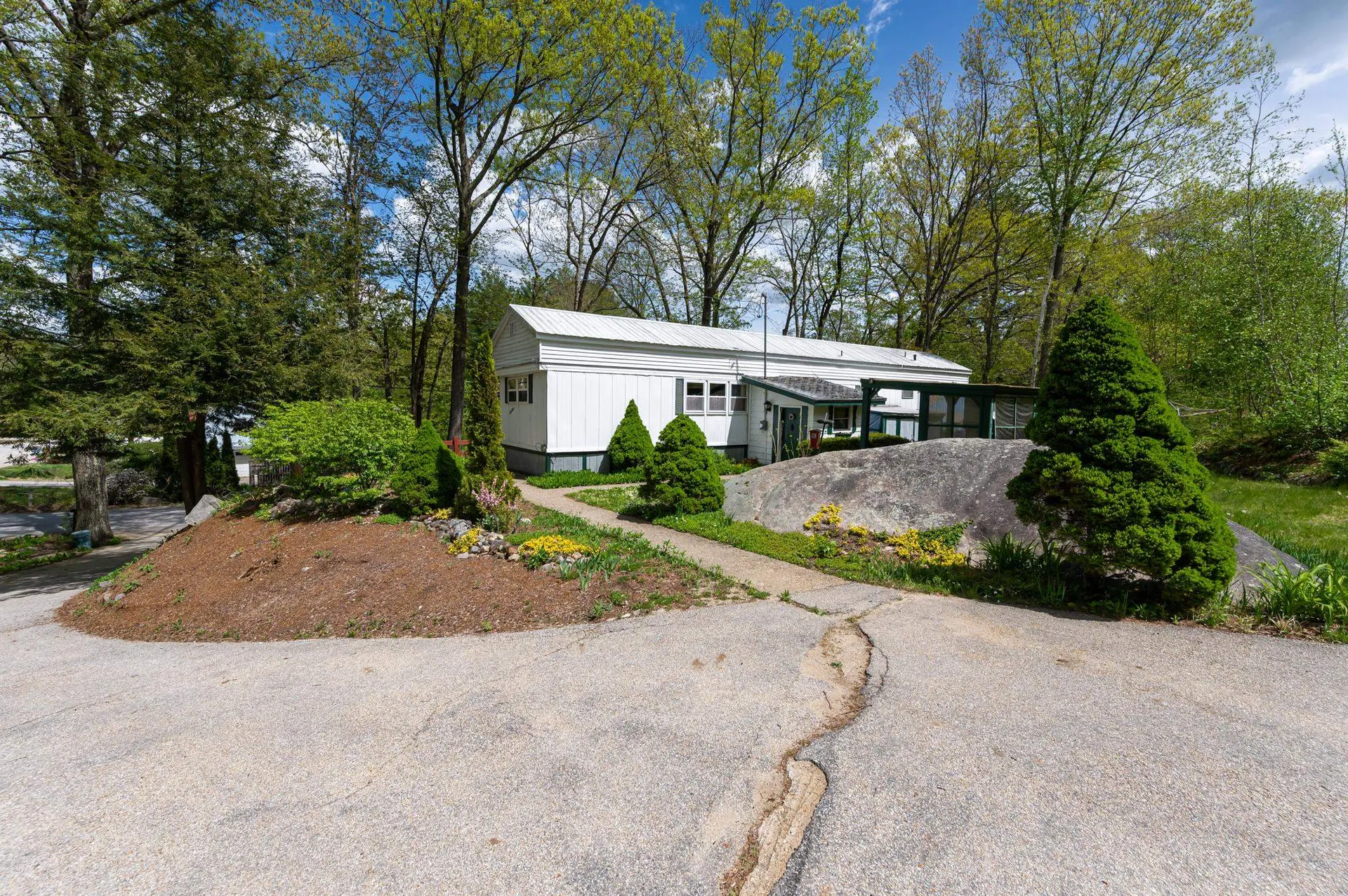 17 Whitten Road Milford NH 03055