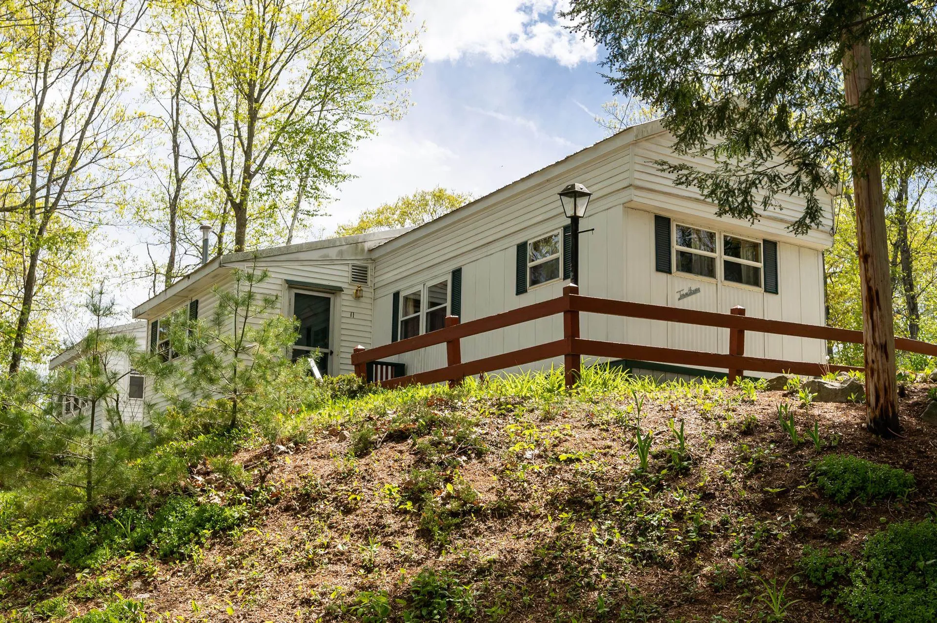 17 Whitten Road Milford NH 03055