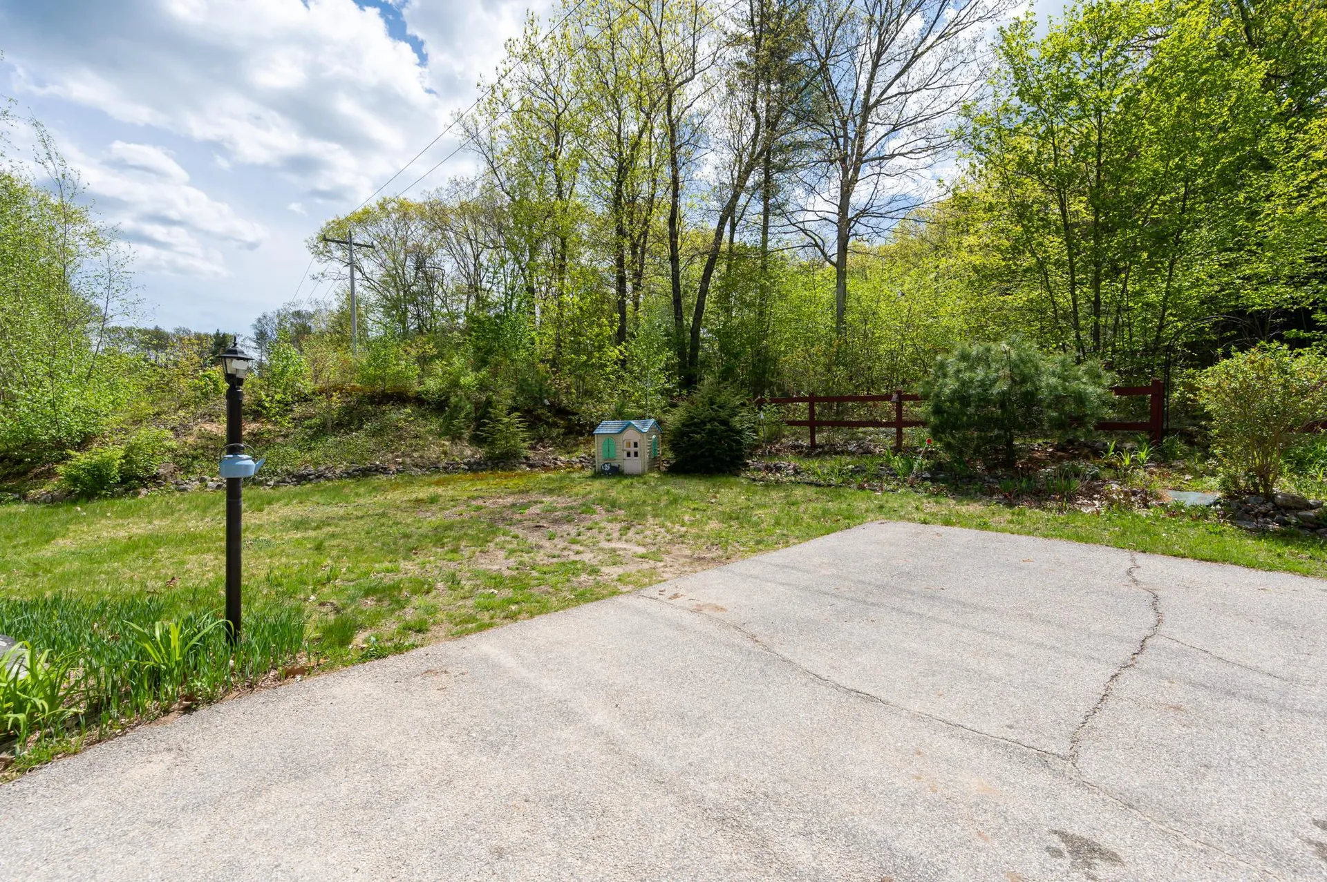 17 Whitten Road Milford NH 03055