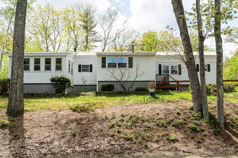 17 Whitten Road Milford NH 03055