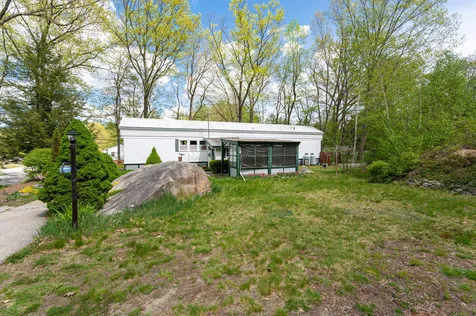 17 Whitten Road Milford NH 03055