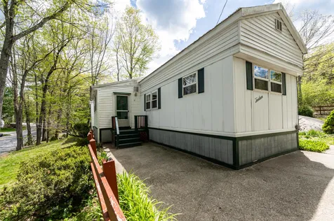 17 Whitten Road Milford NH 03055