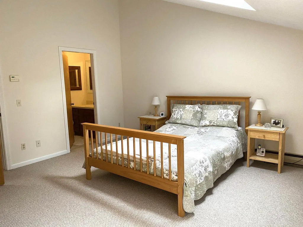 15 Robin Way Brattleboro VT 05301
