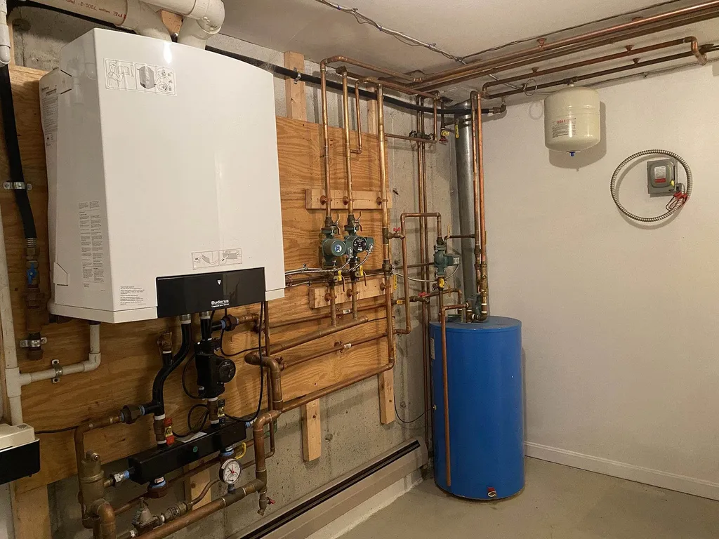 15 Robin Way Brattleboro VT 05301