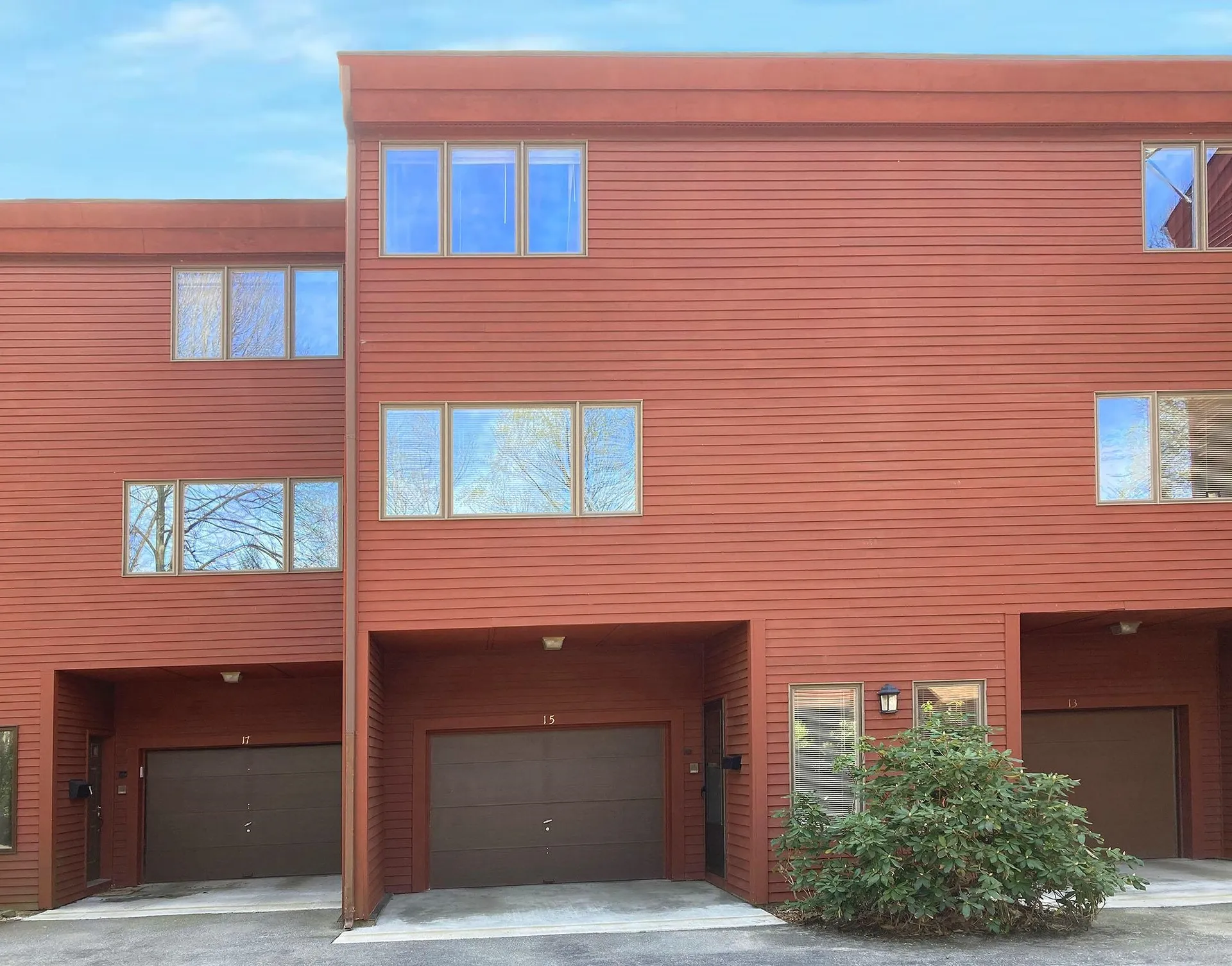 15 Robin Way Brattleboro VT 05301
