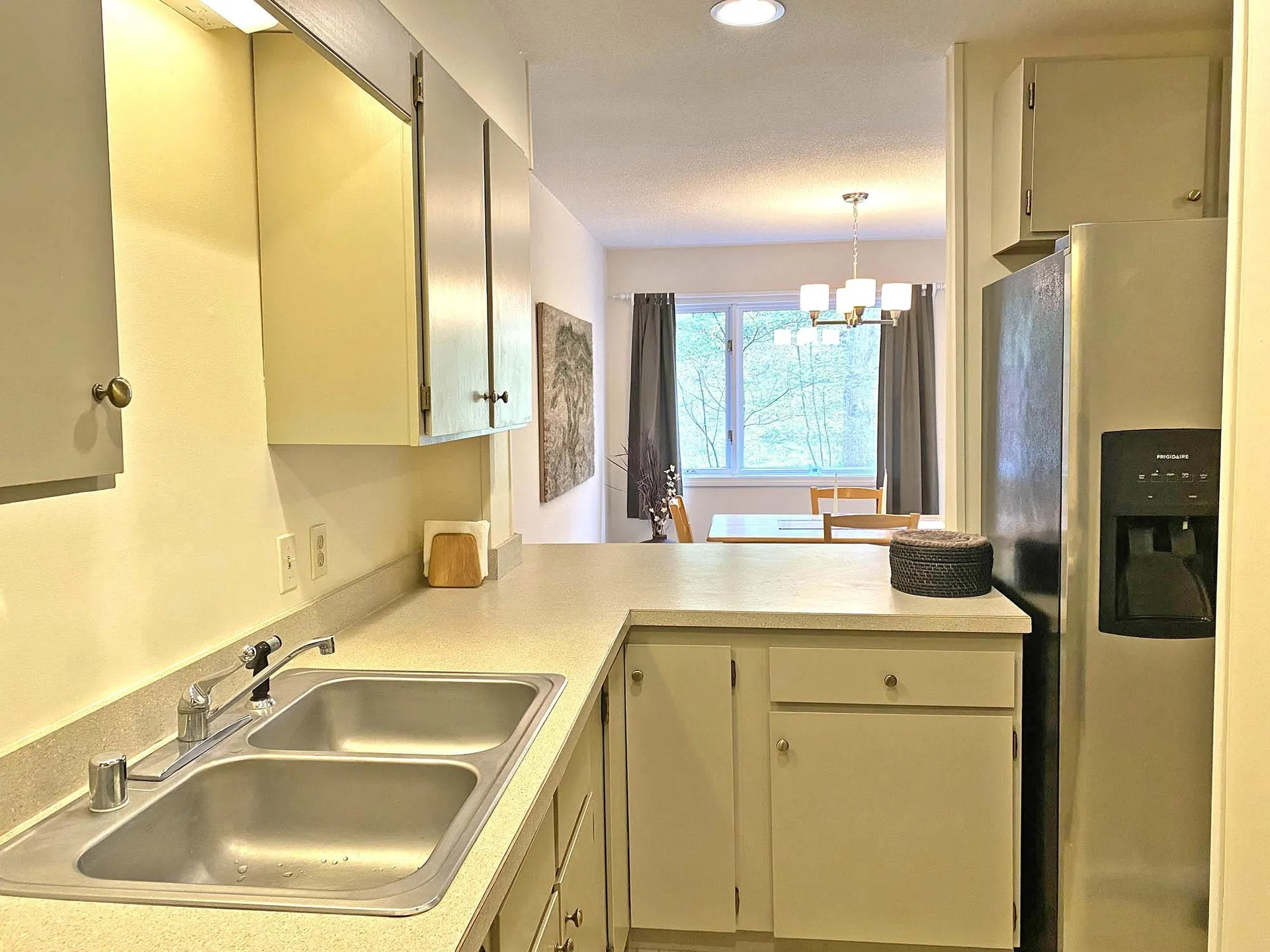 15 Robin Way Brattleboro VT 05301