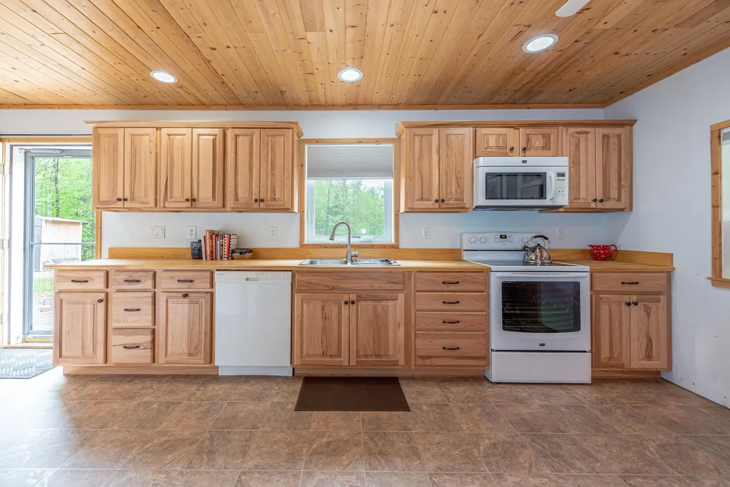 6 Jackson Ridge Road Danbury NH 03230