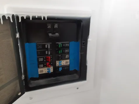 12 Mobile Drive Hudson NH 03051