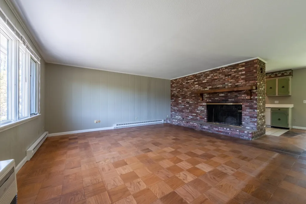 35 Hayes Road New London NH 03257