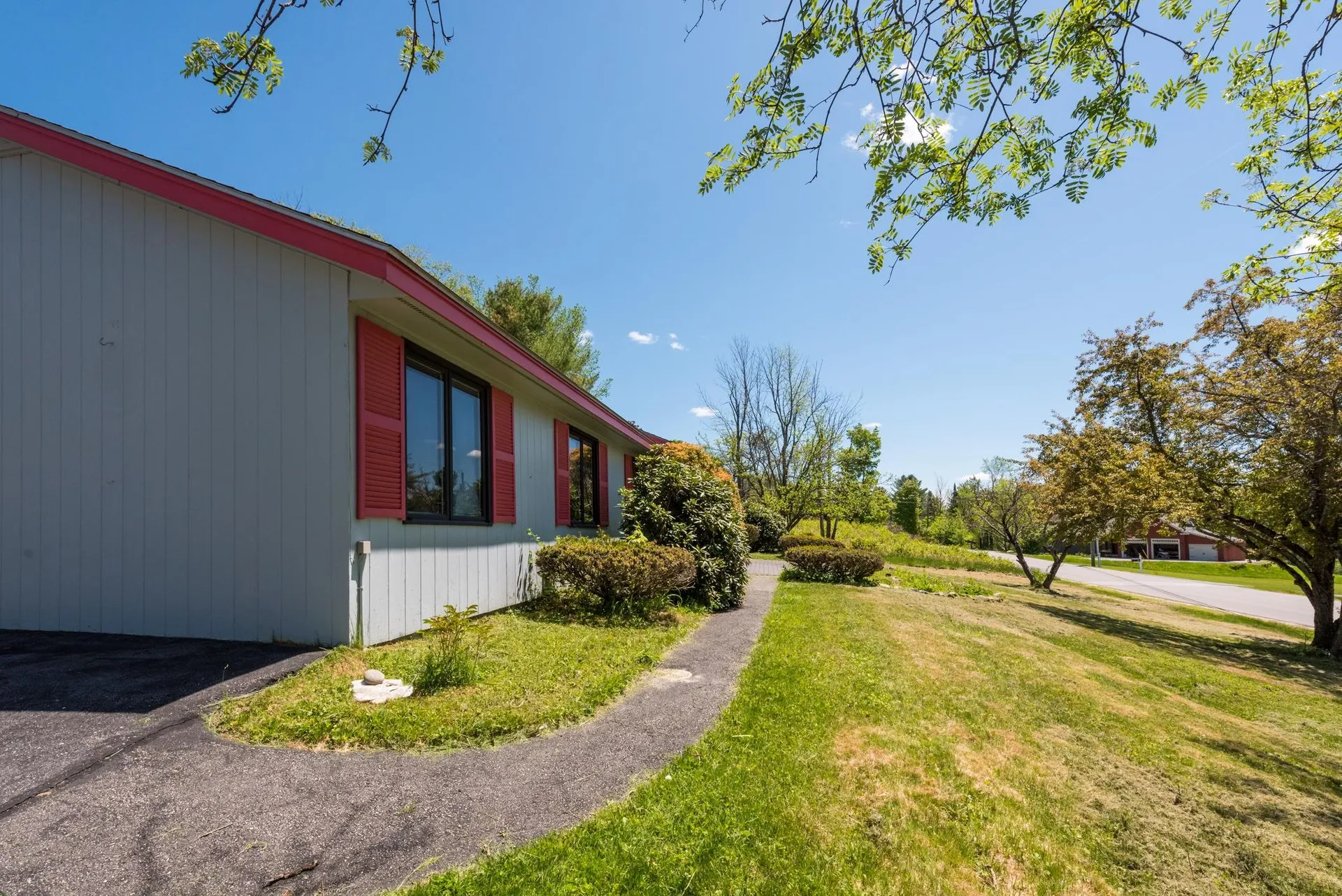 35 Hayes Road New London NH 03257