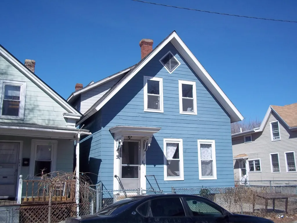 82 Laurel Street Manchester NH 03103