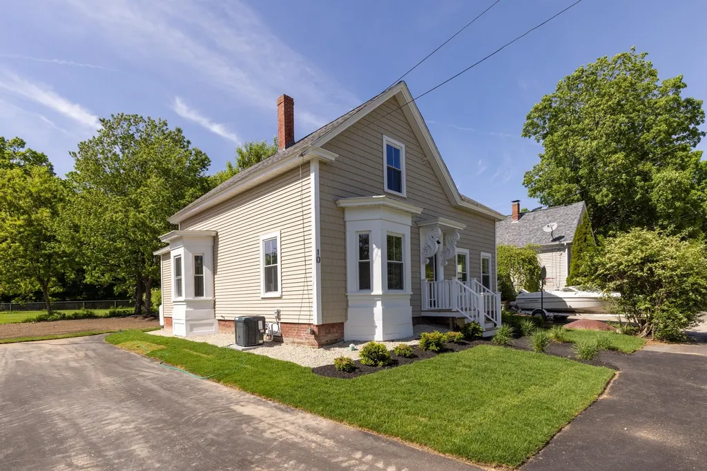 10 Samuel Hanson Avenue Dover NH 03820
