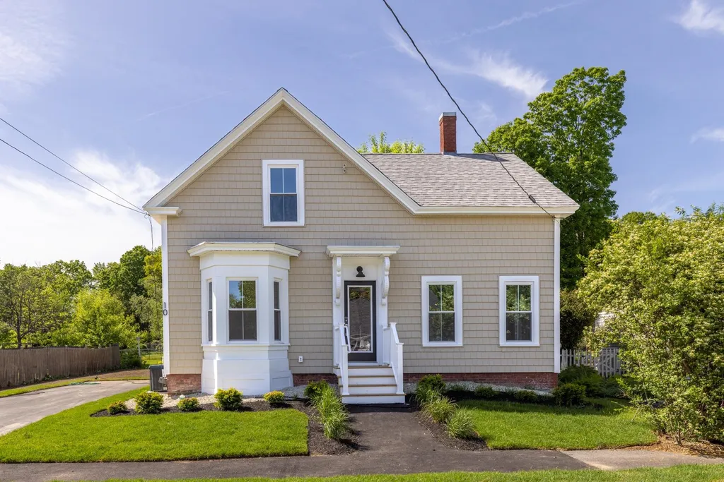 10 Samuel Hanson Avenue Dover NH 03820