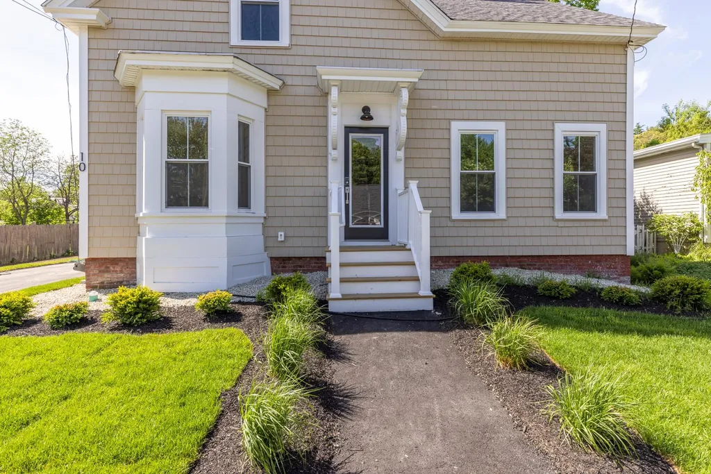 10 Samuel Hanson Avenue Dover NH 03820