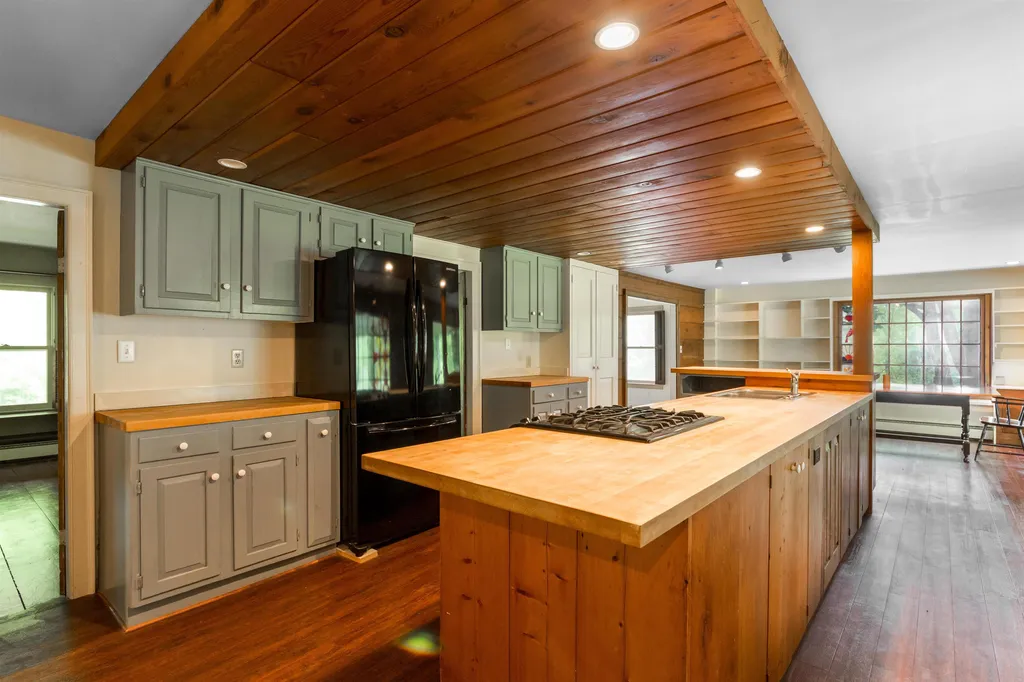 137 Middle Road Salisbury VT 05769