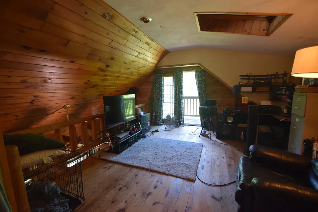 341 Island Pond Road Derry NH 03038