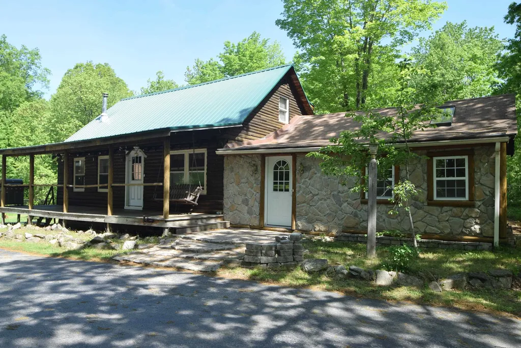 341 Island Pond Road Derry NH 03038