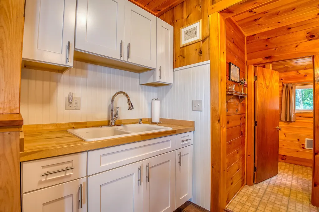 92 Churchill Road Wolfeboro NH 03894